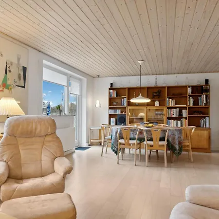 Gorgeous In With Kitchen Holiday home *
